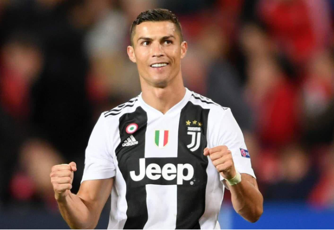 利兹联3-1胜切尔西，利物浦1-1战平桑德兰。（利兹联3-1力克切尔西，利物浦1-1与桑德兰握手言和）