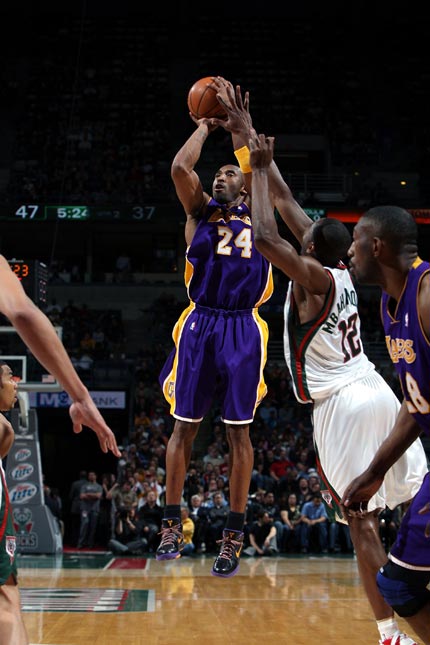 记者：阿坎吉因流感缺席训练，球员身体状况将于明日进行评估（记者：阿坎吉因流感缺席训练，身体状态将于明日评估）