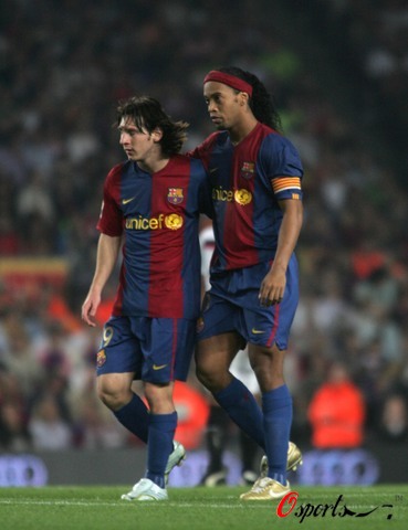 罗伊斯：我会建议布兰特留在多特；可以看出他正在找回状态（罗伊斯建议布兰特继续留在多特：他的状态正在回升）