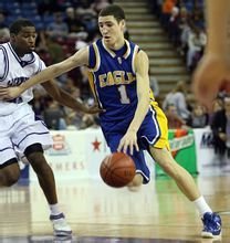 库普梅纳斯：我们想拿意杯冠军，但接下来要专注踢那不勒斯（库普梅纳斯：目标意杯夺冠，眼下全力备战那不勒斯）