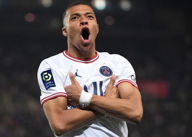 中足联官方：球员收取合同外超1万元的现金或物品，需事先申报（中足联：球员如获合同外超万元现金或礼品，须提前申报）