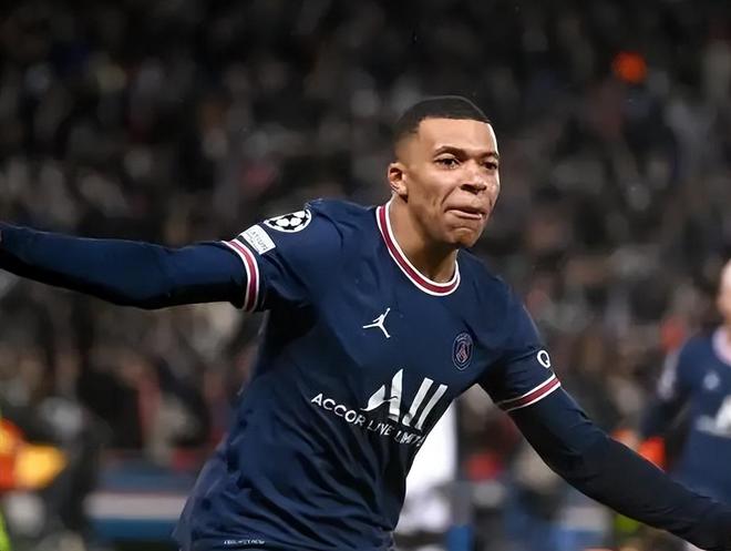 体坛记忆｜约书亚不会输给保罗，奥运冠军加职业三冠王，实力不容小觑（体坛回眸：奥运冠军兼职业三冠王加持的约书亚，对阵保罗难言败绩，实力毋庸置疑）