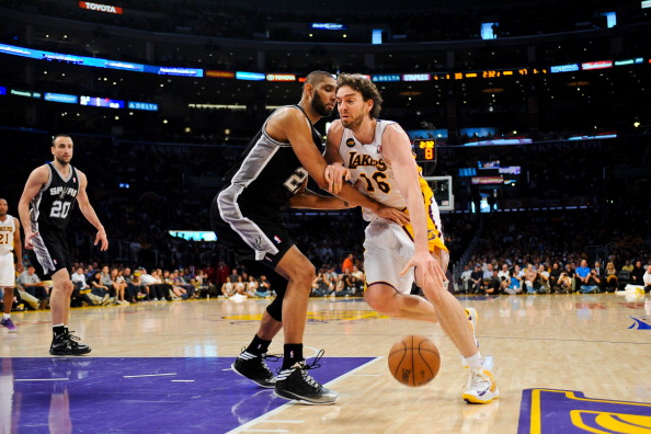 门将扑出点球，粉碎对手反扑希望（神勇门将拒点，扼杀对手翻盘希望）