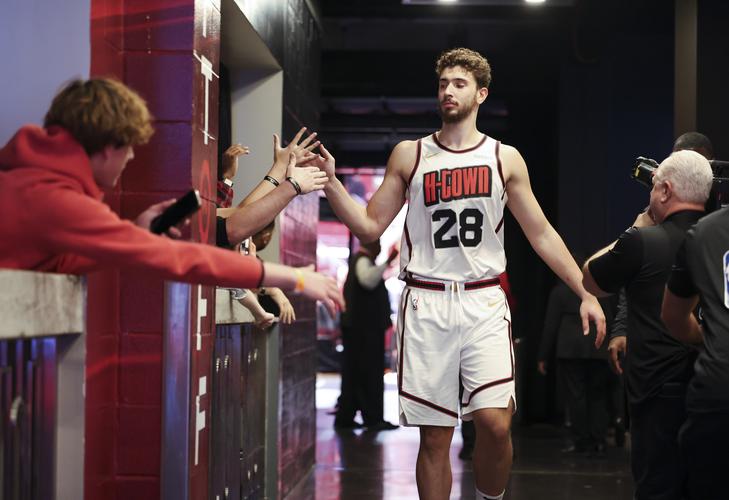 喀麦隆非洲杯大名单：姆伯莫领衔，巴索戈在列，奥纳纳无缘（喀麦隆非洲杯阵容公布：姆伯莫领衔，巴索戈入选，奥纳纳落选）