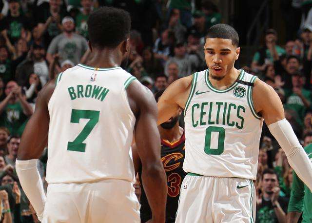 博洛尼亚官方：贝尔纳代斯基接受锁骨手术，将缺席6周时间（博洛尼亚官宣：贝尔纳代斯基完成锁骨手术，预计缺阵6周）