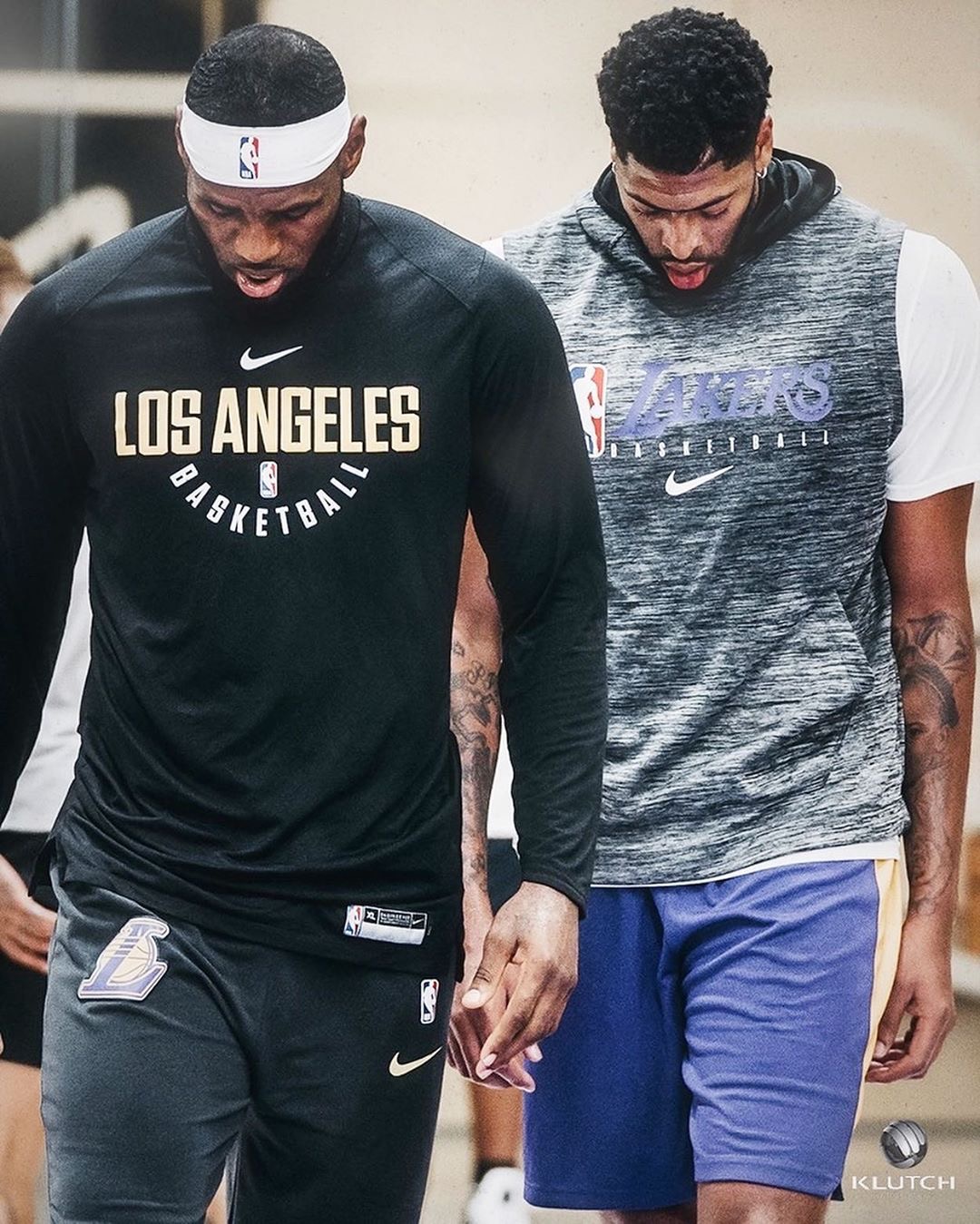 铜梁龙致谢蓉城：期待成渝两地共同推动西部足球事业蓬勃发展（铜梁龙感谢蓉城，盼成渝携手促西部足球腾飞）