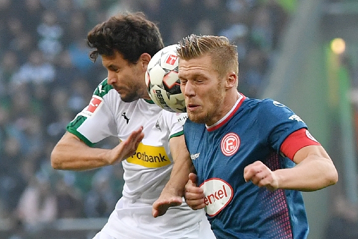 巴黎三人组联手轰进五球（巴黎三叉戟合力攻入五球）