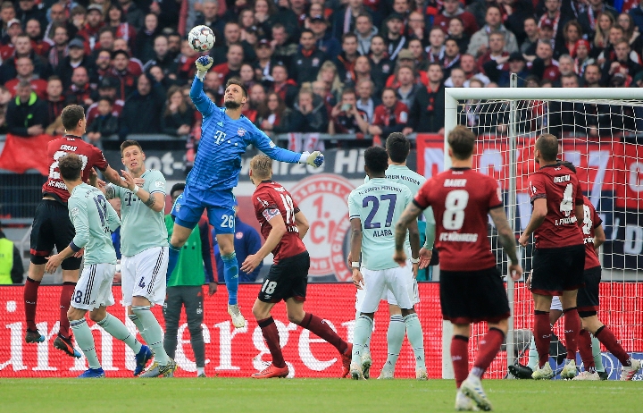 那不勒斯vs尤文图斯前瞻：那不勒斯伤兵满营 主场难擒斑马（前瞻：那不勒斯伤病潮来袭，主场拿下尤文不易）