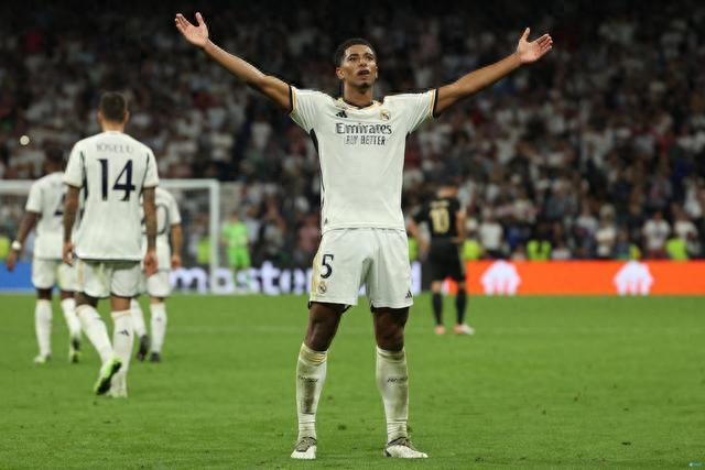 德佬：那不勒斯比去年更强；我喜欢意大利诺这样的教练（德劳伦蒂斯：那不勒斯比上赛季更强，我欣赏意大利诺这种类型的主帅）