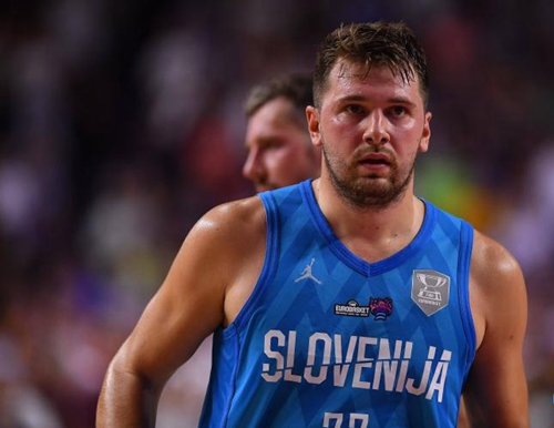 瓜帅：哈兰德始终以团队为先这让我惊喜；我对小贝林不了解（瓜迪奥拉：哈兰德把团队置于首位让我意外；对小贝林并不熟悉）