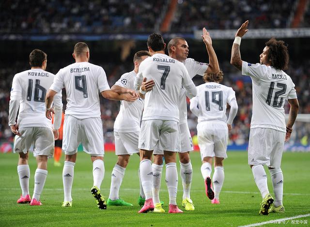 海港亚冠赛前Vlog：吉祥物伊戈已量产；林皇再度作客上海滩（亚冠赛前海港Vlog：伊戈吉祥物量产上线，林皇重返上海滩）