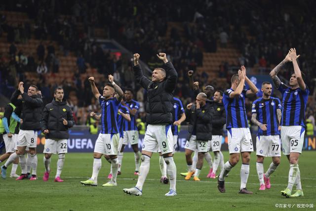 官方：福冈黄蜂主帅金明辉续约，带队征战26／27赛季（福冈黄蜂官宣主帅金明辉续约，将率队出战26／27赛季）