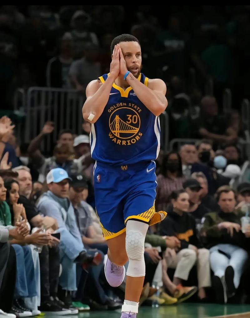 利雅得胜利vs赛哈特海湾：C罗领衔，马内、菲利克斯首发出战（C罗压阵，马内与菲利克斯首发，利雅得胜利迎战赛哈特海湾）