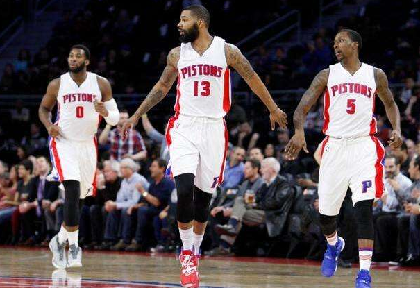 莱万传记：巴萨曾要求停止进球，不然需付给拜仁250万奖金（传记披露：巴萨曾劝莱万暂缓进球，否则将向拜仁支付250万奖金）