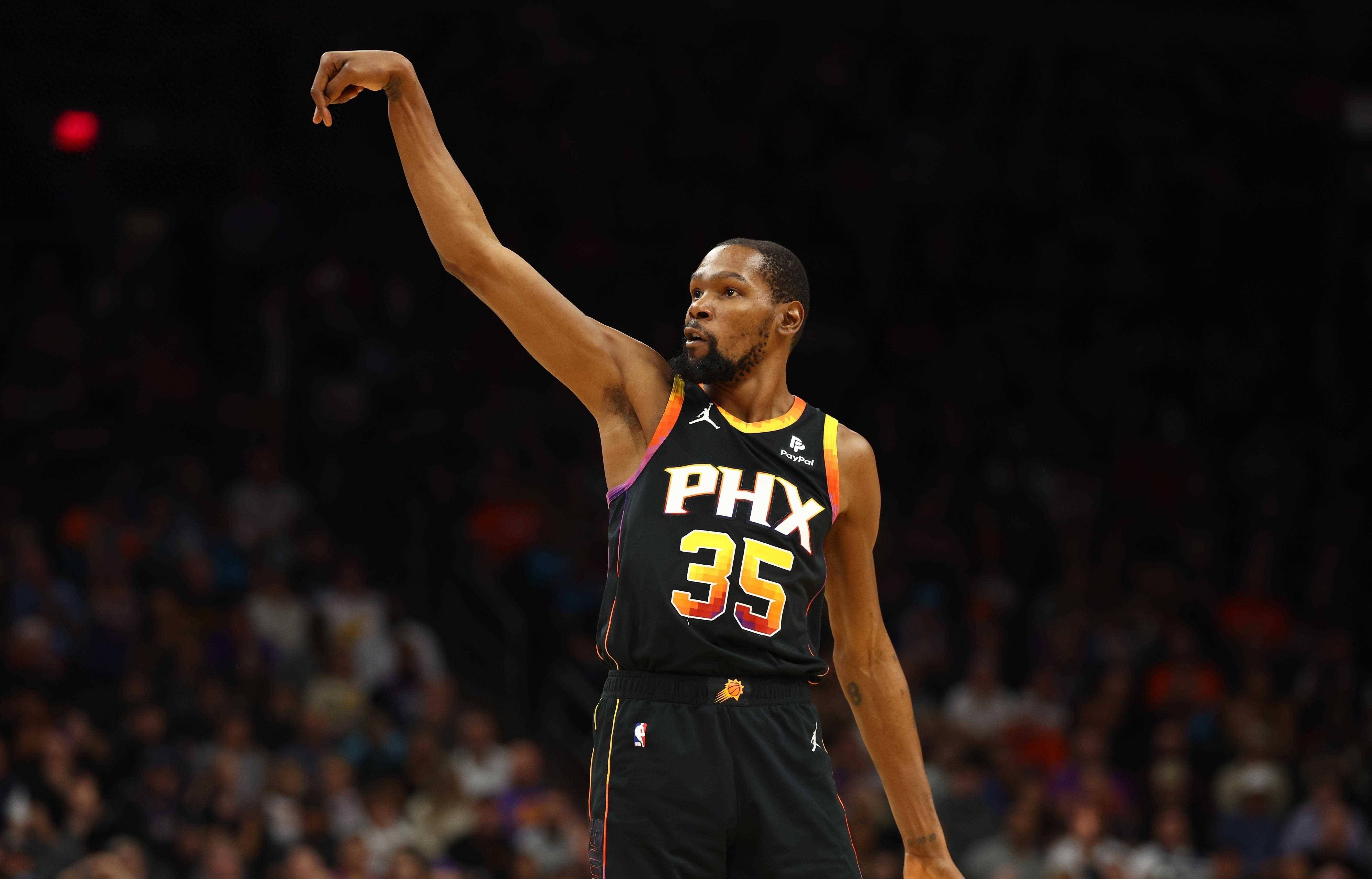 近6轮4球！38岁瓦尔迪意甲释放余热，50分钟后攻入3球（38岁瓦尔迪余威犹在：意甲近6轮斩获4球，50分钟后连下三城）